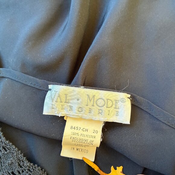 Vintage Val Mode Nightgown Lingerie Black Long Gown size Medium DAMAGED - Picture 12 of 16